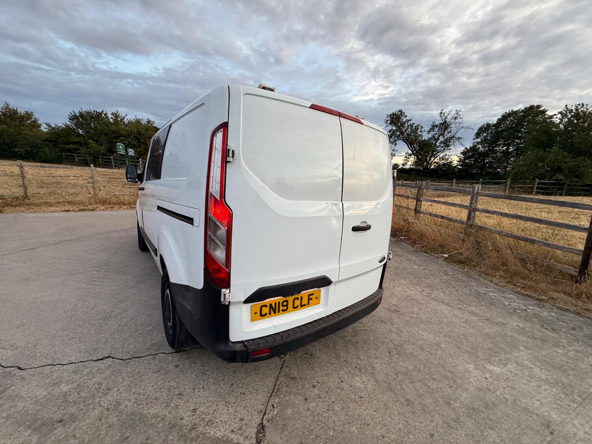 Ford Transit Custom 2.0 320 EcoBlue L1 H1 Euro 6 5dr — photo 52 of 82
